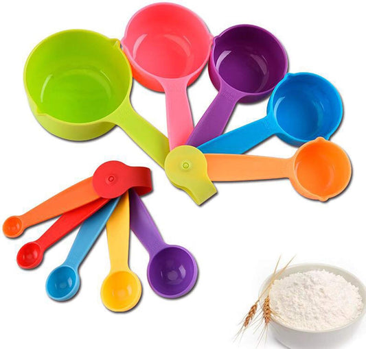10 Pieces Plastic Measuring Cups and Spoons Set Colored for Kitchen Cooking Bathing (random style)